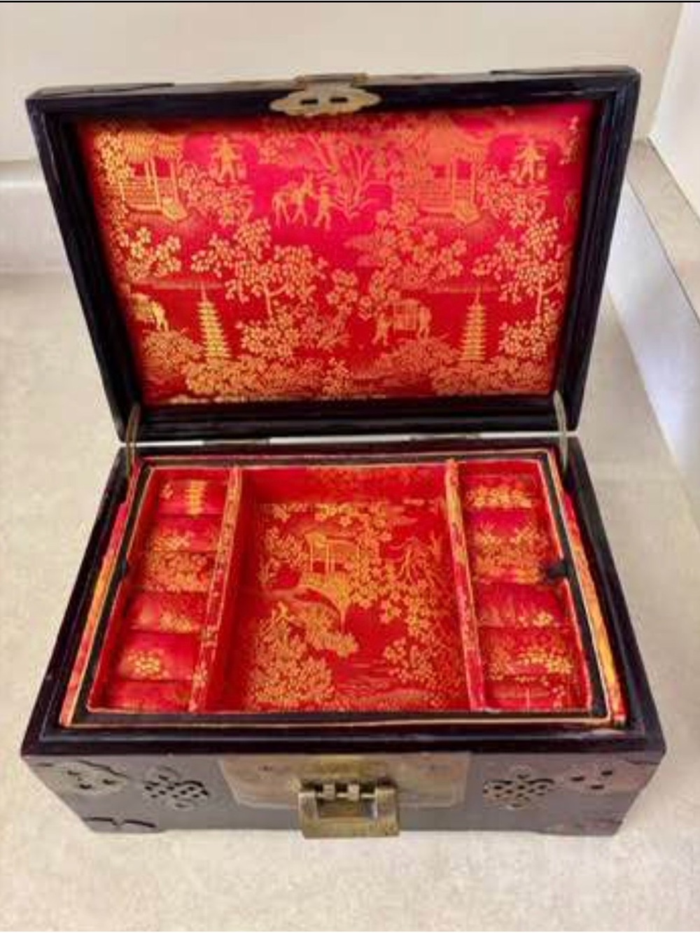 Chinese Jewelry Box - Picture 6 of 8